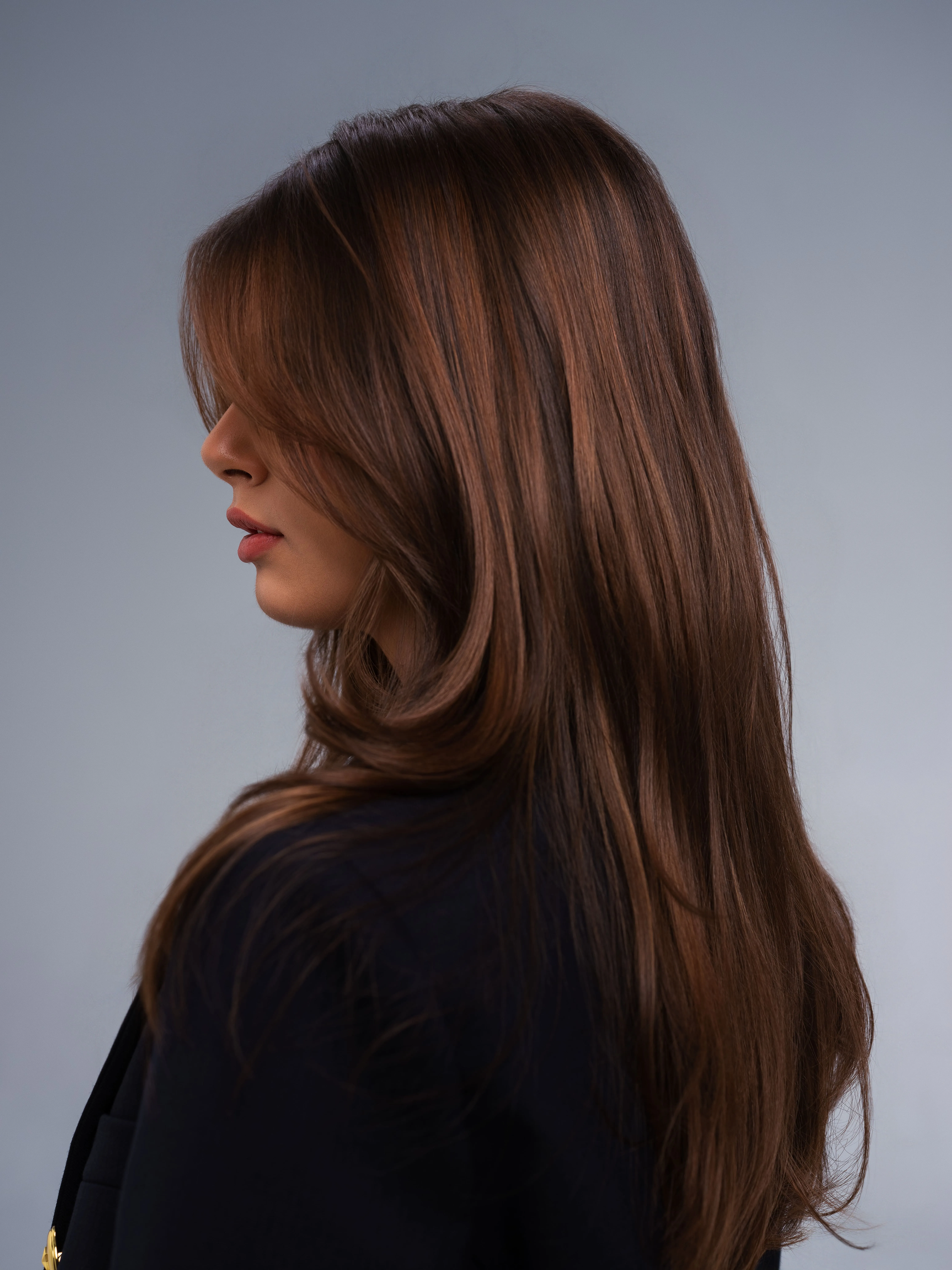La Graziana en couleur, l'art du balayage signature : Après la coupe, place à la lumière. Sur La Graziana, le balayage signature est pensé pour respecter l'essence du cheveu, sa tonalité naturelle, sa profondeur, son incarnation.